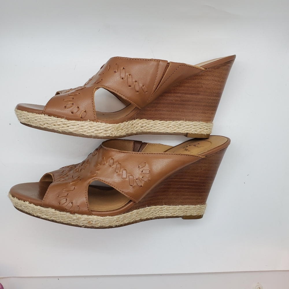 - Jack Rogers Women's SOPHIA Wedge Sandal  size 8.5